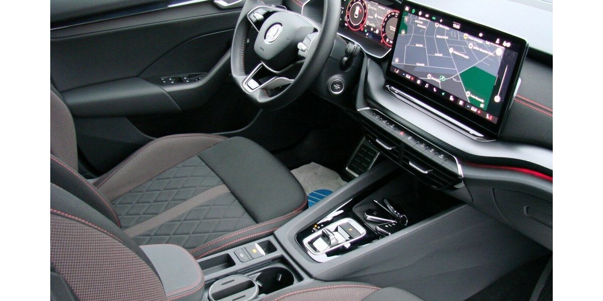 Skoda Octavia RS 2.0TSi AHK ACC LED Kamera 4.466 km 38.980 € Falkensee 14612