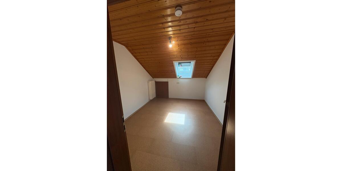 Dachgeschoßwohnung Wemding - 3 Zimmer, 65 m&sup2;, 700&euro; | Angebot:25932542