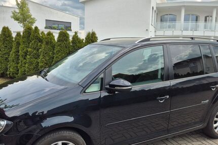 VW Touran 210.000 km 3.199 &euro; Eichenzell 36124