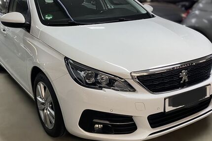 Peugeot 308 111.181 km 8.990 &euro; Berlin 12347