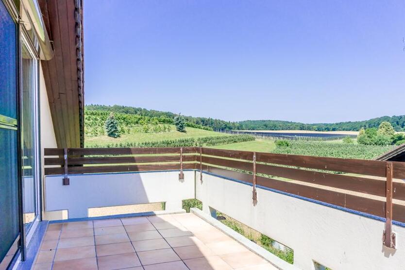 exklusiv Attika-Wohnung Dachterrasse+Balkon 100 qm Klima Büsingen