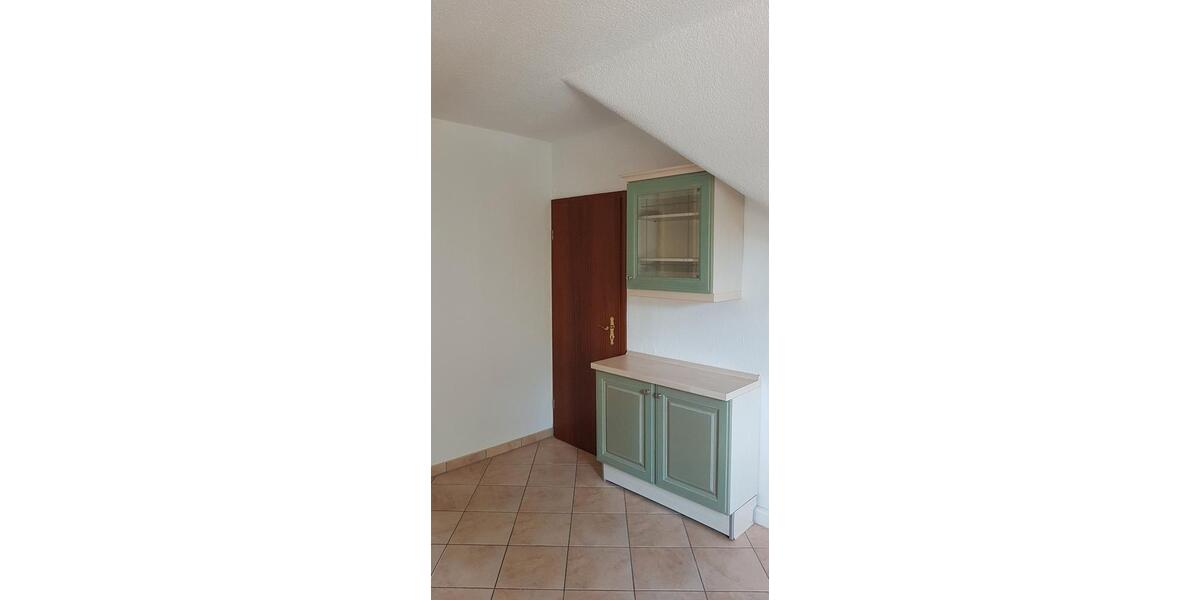 Dachgeschoßwohnung Bischofswerda - 2.5 Zimmer, 75 m&sup2;, 420&euro; | Angebot:26688574