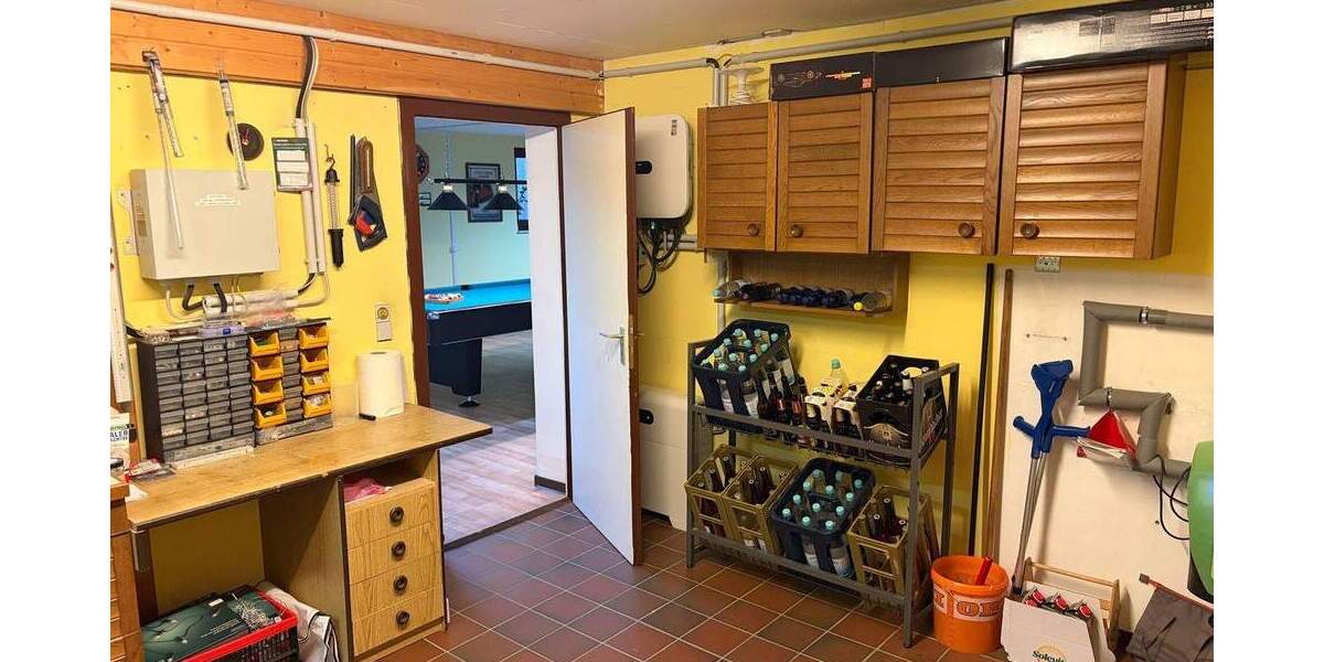 *RESERVIERT* Repräsentativer Flachdach-Bungalow in hervorragendem Zustand mit uneinsehbarem Grundstück und Garage! 5 zimmer