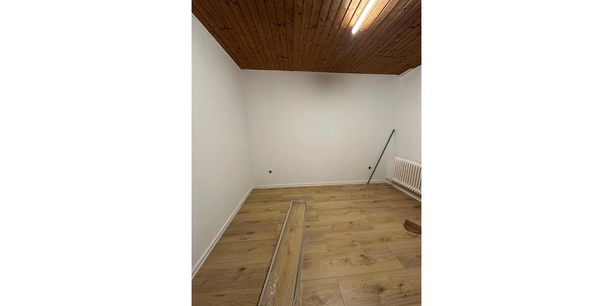 Dachgeschoßwohnung Brake (Unterweser) - 4 Zimmer, 90 m&sup2;, 900&euro; | Angebot:25420064