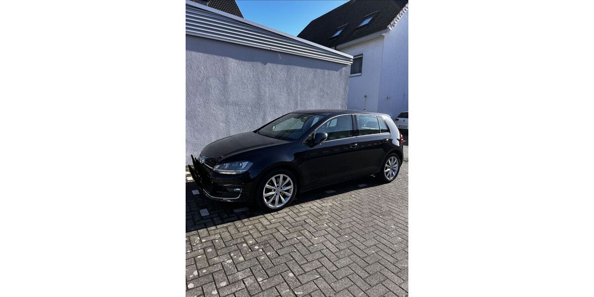 VW Golf 128.797 km 12.599 &euro; Lippstadt 59558