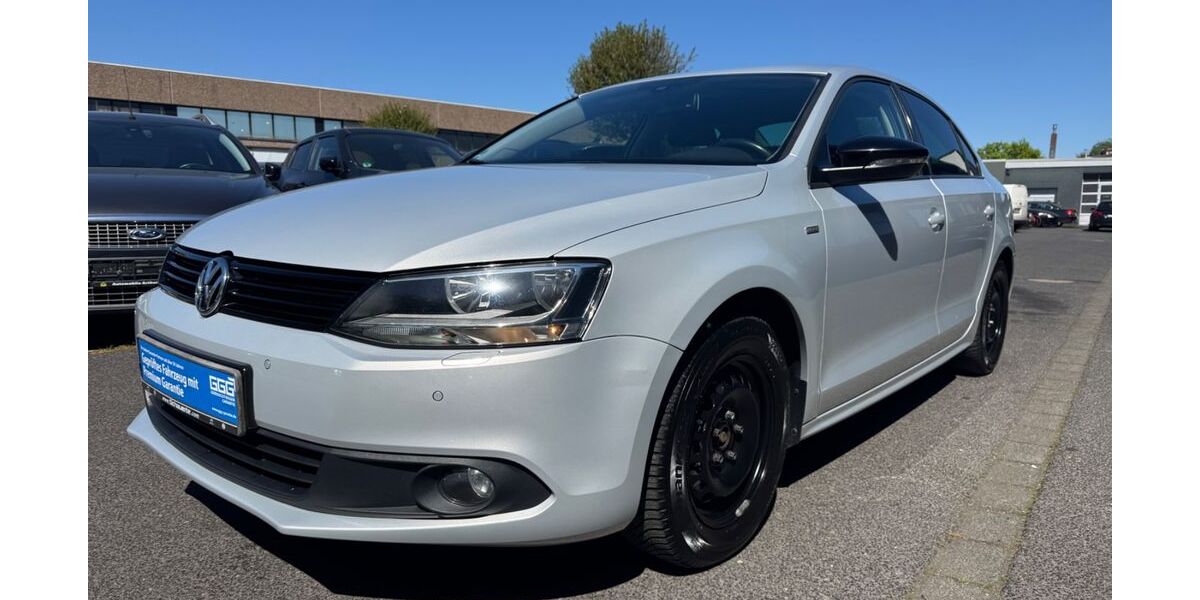 VW Jetta 141.166 km 7.190 &euro; Düsseldorf 40233