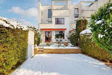 Bezugsfreies Reihenendhaus in Marienfelde - Südgarten, Terrasse & zwei Balkone 5 zimmer