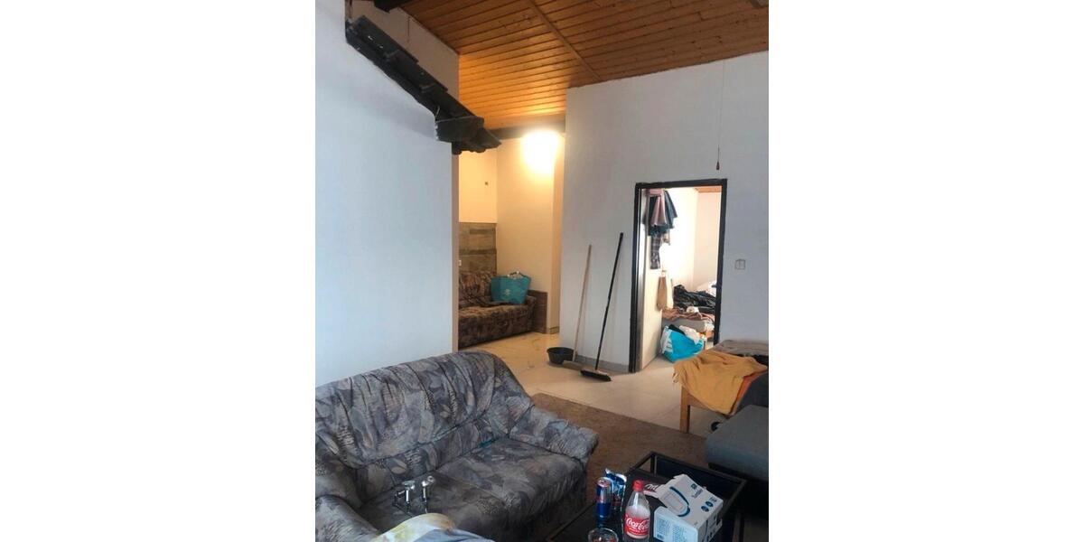 Dachgeschoßwohnung Düren - 5 Zimmer, 90 m&sup2;, 160.000&euro; | Angebot:25576402