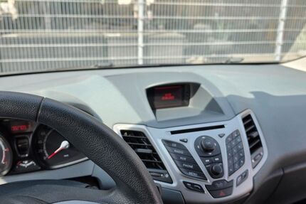 Ford Fiesta 88.000 km 4.300 &euro; Nauen 14641
