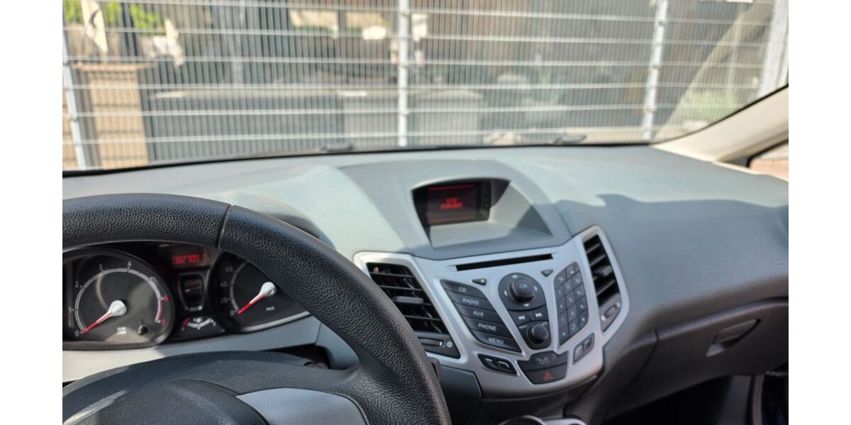 Ford Fiesta 88.000 km 4.300 &euro; Nauen 14641