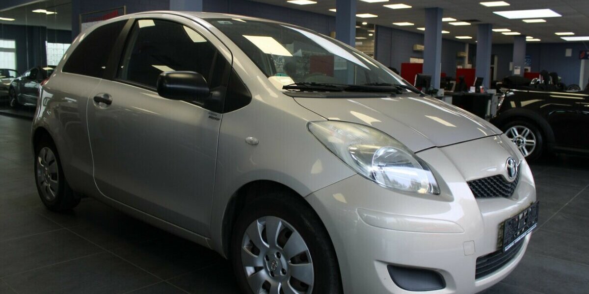 Toyota Yaris 1.3 VVT-i Cool+ 109.320 km 5.780 &euro; Euskirchen 53881