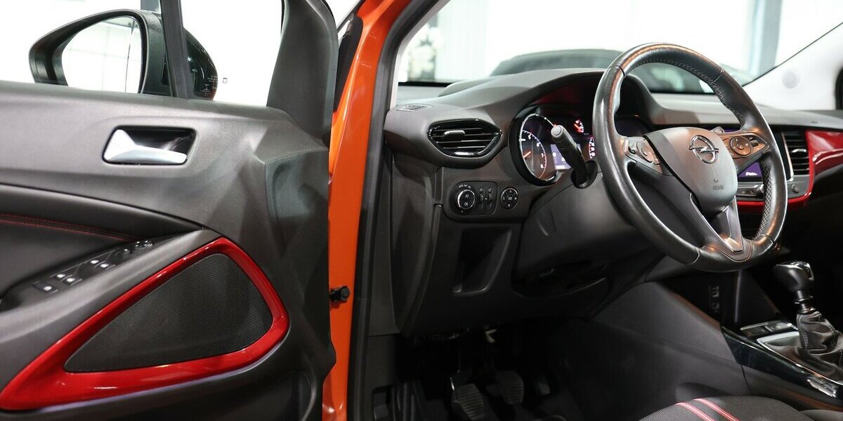 Opel Crossland 1.5 D GS-LINE SPORT / ORANGE & BLACK 132.000 km 13.991 &euro; Hamm 59077