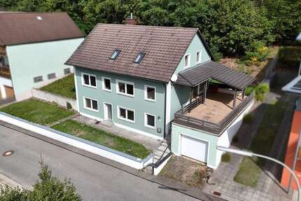 Haus Tännesberg - 8 Zimmer, 148 m&sup2;, 180.000&euro; | Angebot:27348162