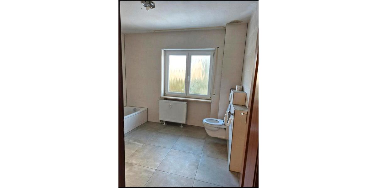 Erdgeschoßwohnung Regenstauf - 4 Zimmer, 124 m&sup2;, 1.000&euro; | Angebot:25126685