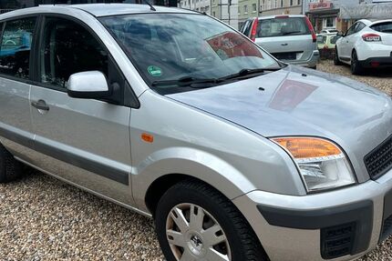 Ford Fusion 79.600 km 4.300 € Leverkusen 51371