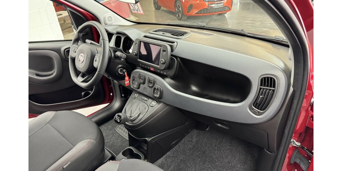 Fiat Panda Cross Red 1.0 Hybrid 1.Hand Neuwertig! 1.600 km 13.740 &euro; Lich 35423