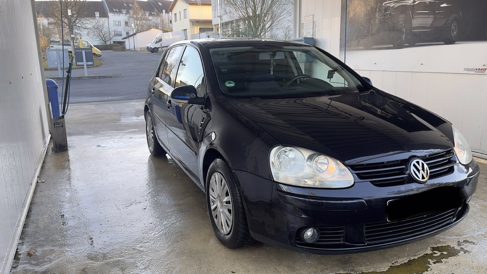 VW Golf 184.000 km 2.850 &euro; Würzburg 97070