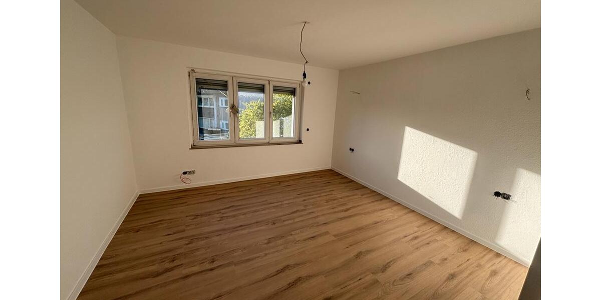Etagenwohnung Langenfeld (Rheinland) - 2 Zimmer, 72 m&sup2;, 1.170&euro; | Angebot:26335312
