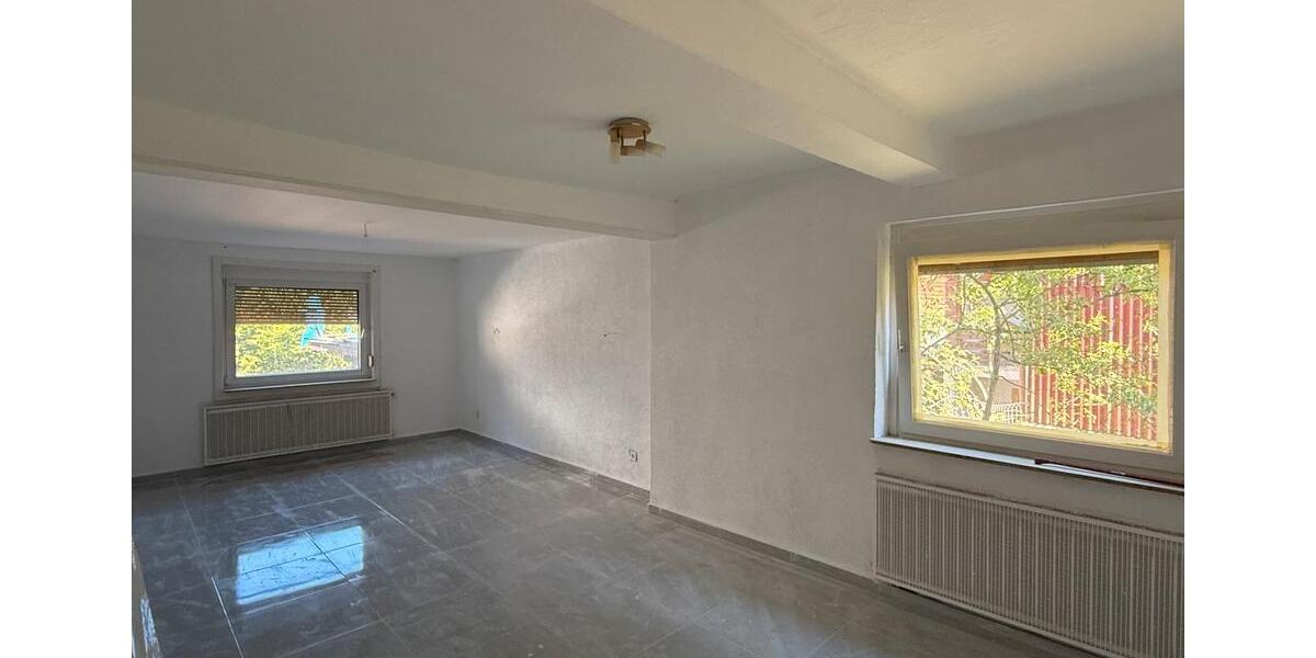 Einfamilienhaus Feldatal - 8 Zimmer, 280 m&sup2;, 1.290&euro; | Angebot:26604948