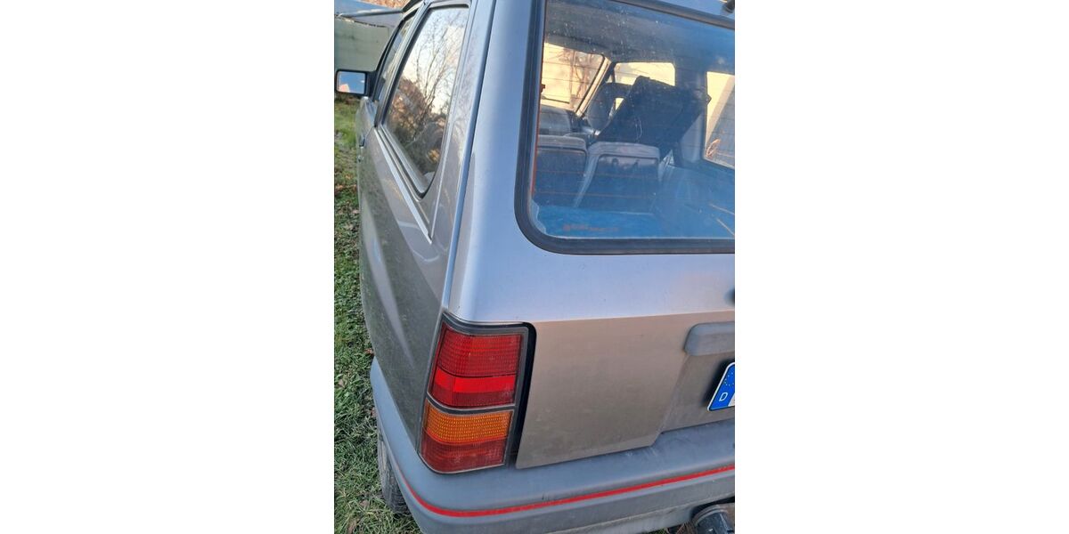 Opel Corsa 125.000 km 1.900 &euro; Dresden 01069