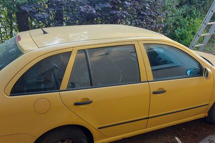 Skoda Fabia 285.000 km 700 &euro; Kronburg 87758
