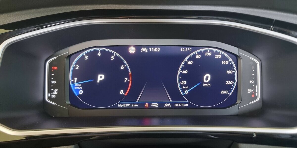 VW T-Roc R-Line 2025 LED-Matrix IQ Kamera VIC DSG 28.600 km 27.900 &euro; Garrel 49681