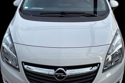Opel Meriva 82.000 km 7.900 € münchen 80636
