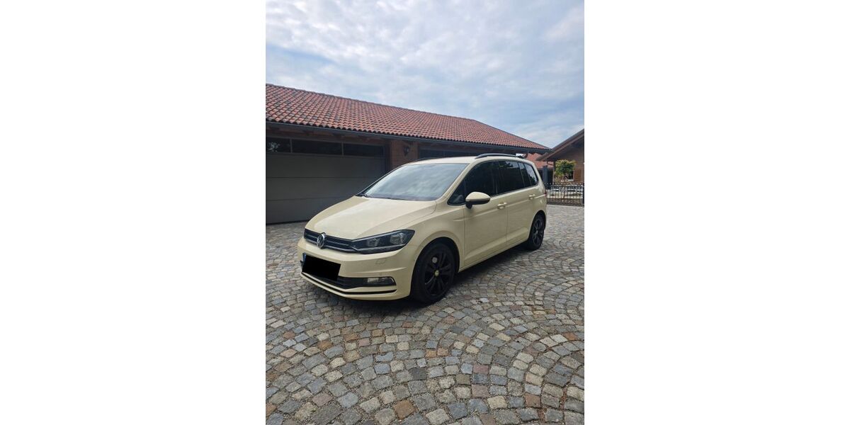 VW Touran 216.039 km 9.990 &euro; Waging am See 83329