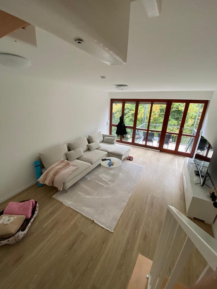 Charmante 2,5 Zimmer Masionette Wohnung mit Garage