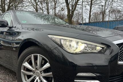 INFINITI Q50 143.000 km 14.990 &euro; Hamburg 21079