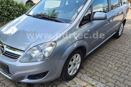 Opel Zafira 150.000 km 4.900 &euro; Nürtingen/Airport Stuttgart 72622