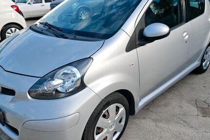 Toyota Aygo (X) 115.000 km 4.490 &euro; Berlin 10551