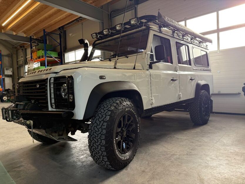 Land Rover Defender 57.700 km 52.500 € Tuttlingen 78532