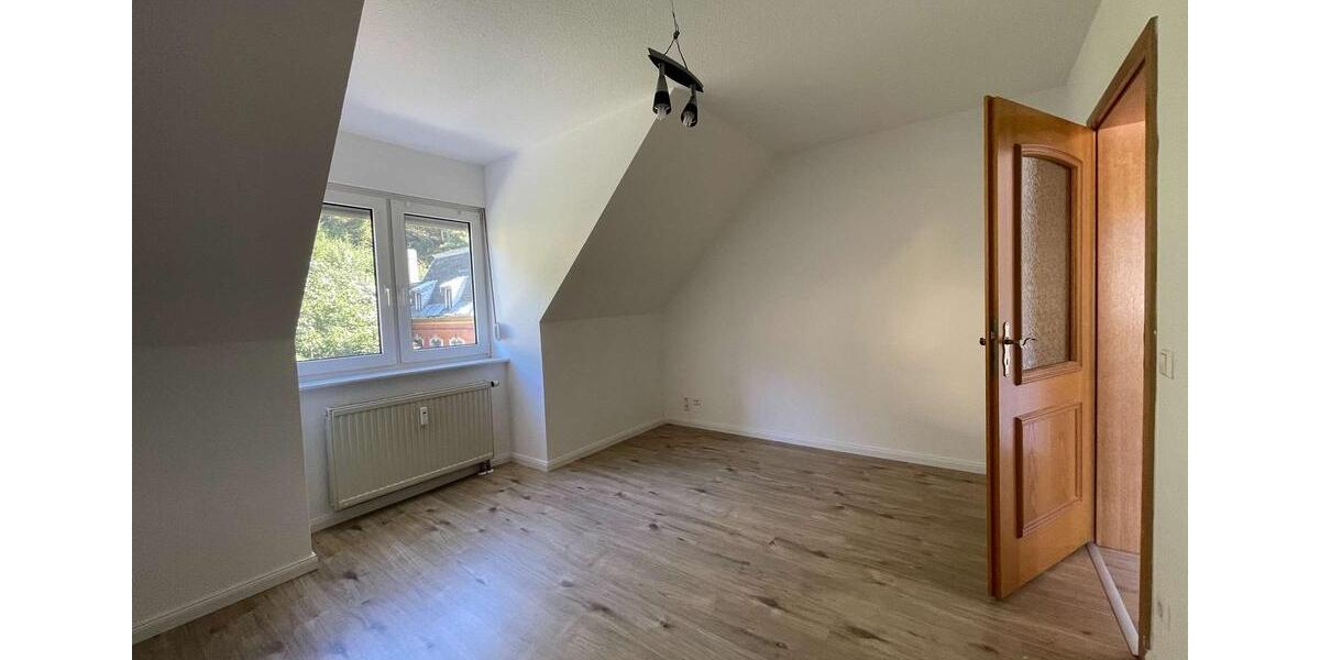 Etagenwohnung Klingenthal - 3 Zimmer, 105 m&sup2;, 475&euro; | Angebot:26647916