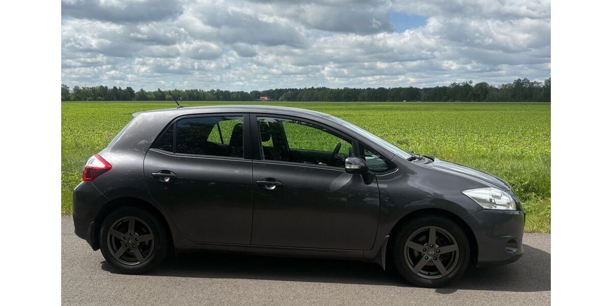 Toyota Auris 167.000 km 4.850 &euro; Müden 38539