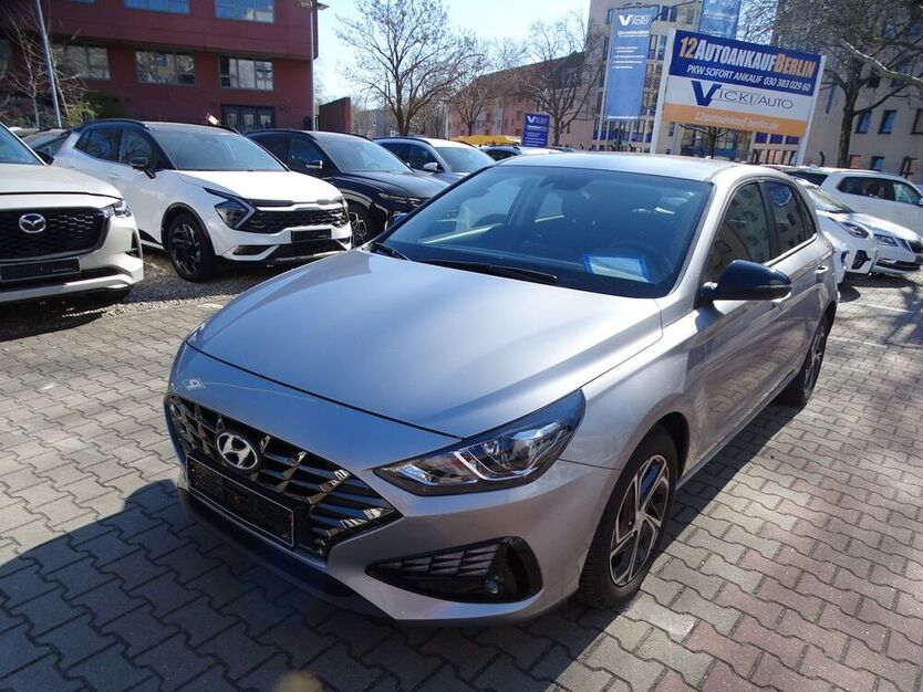 i30