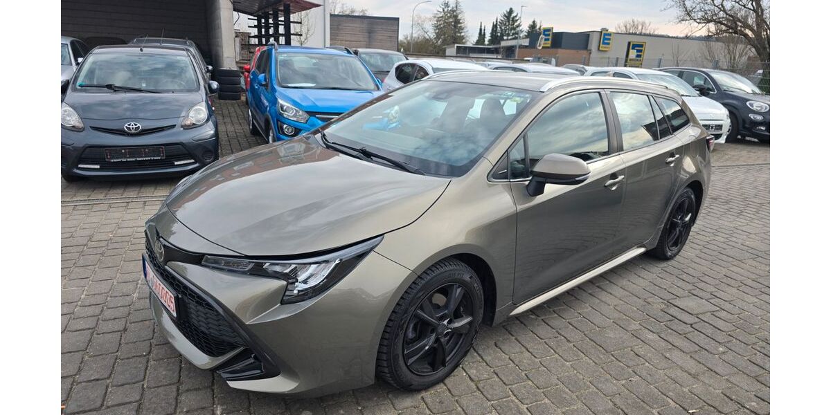 Toyota Corolla 183.000 km 10.900 &euro; Randersacker 97236