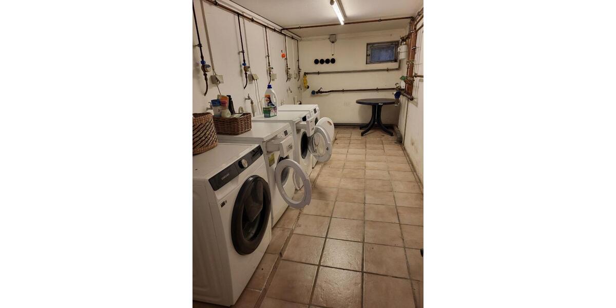 Sofort bezugsfrei: Moderne 3-ZKB-Wohnung mit Terrasse & Stellpl. 3 zimmer