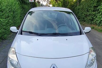 Renault Clio 86.000 km 3.100 &euro; Köln 50829