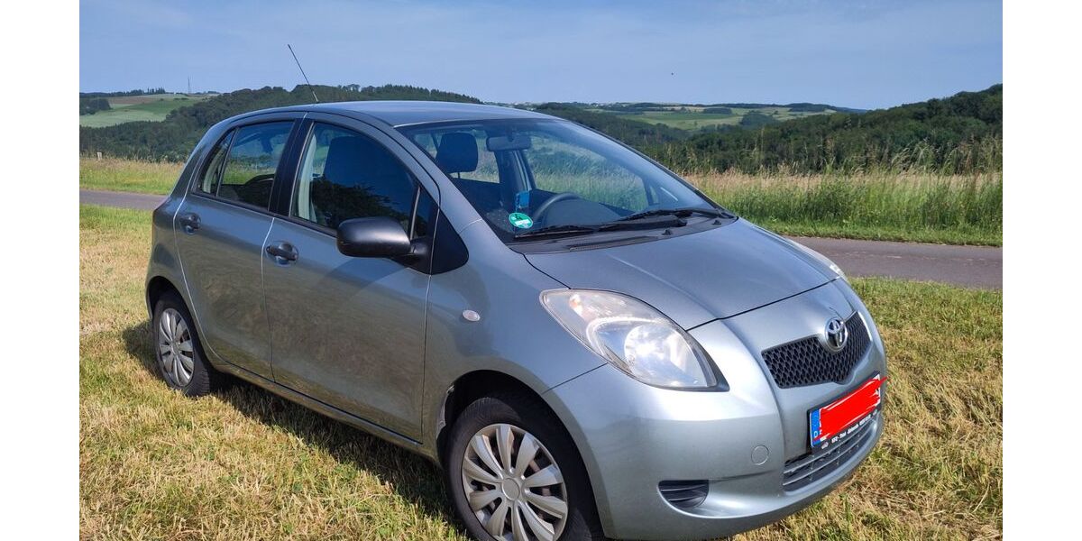 Toyota Yaris 95.000 km 4.150 &euro; Stadtkyll 54589