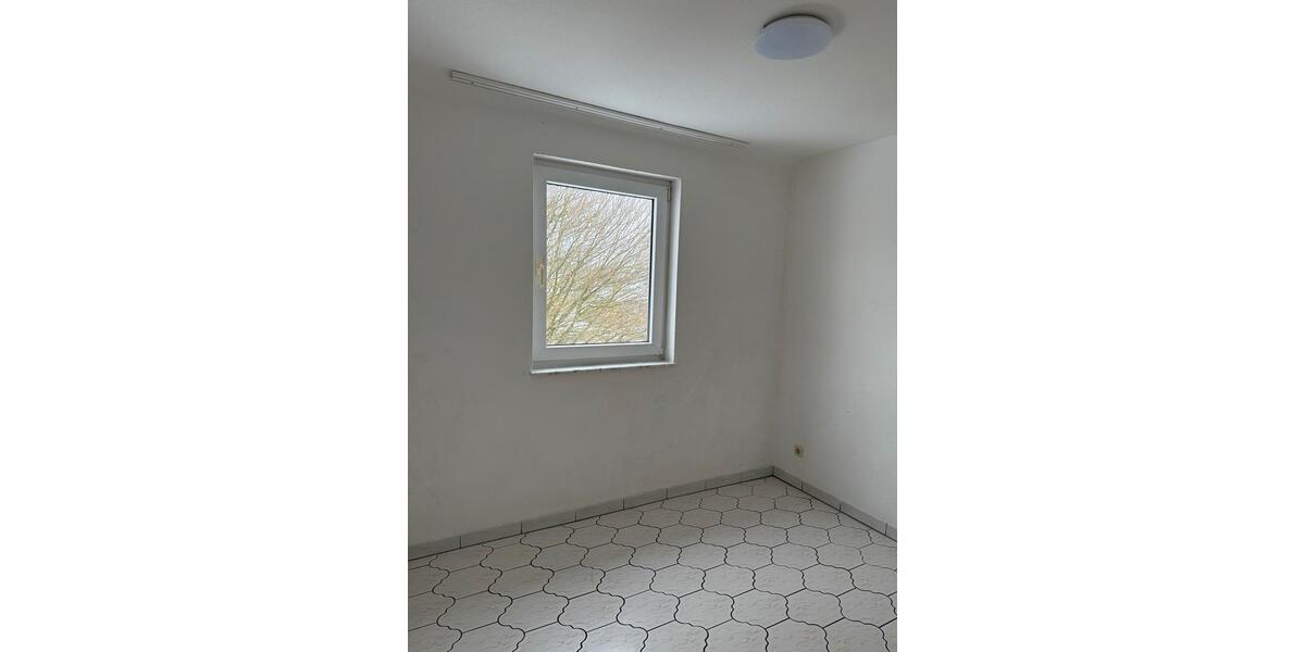 Etagenwohnung Bergen - 5 Zimmer, 103 m&sup2;, 1.020&euro; | Angebot:25539311