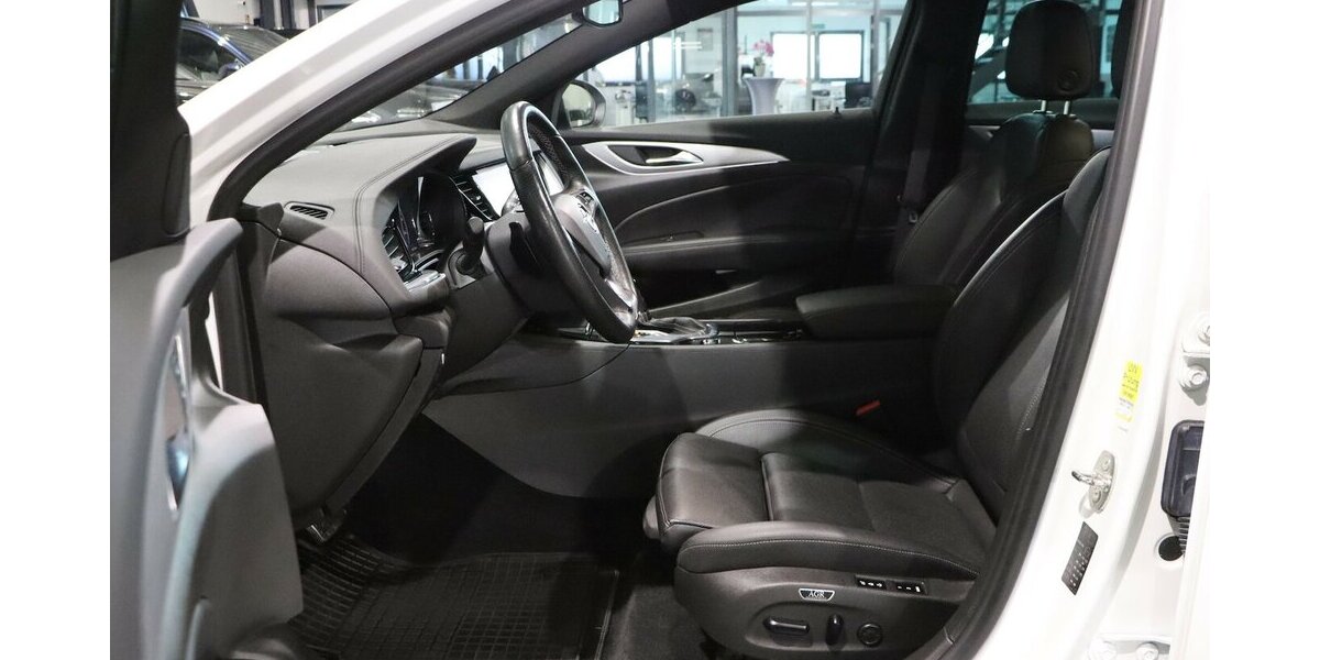 Opel Insignia 2.0 ST 4x4 OPC-LINE GSI WHITE / VC+HUD 140.000 km 18.555 &euro; Hamm 59077