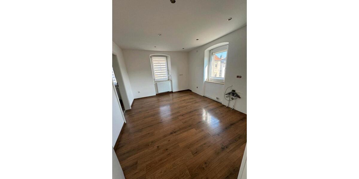 Etagenwohnung Ochsenfurt - 4 Zimmer, 90 m&sup2;, 800&euro; | Angebot:25294793