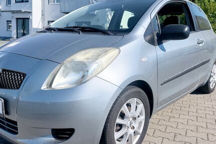 Toyota Yaris 165.500 km 2.450 &euro; Fürth 90763