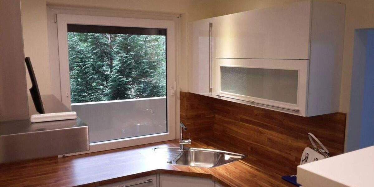 LUXUS Appartament mit Einbauküche, Balkon, Garage 2 zimmer