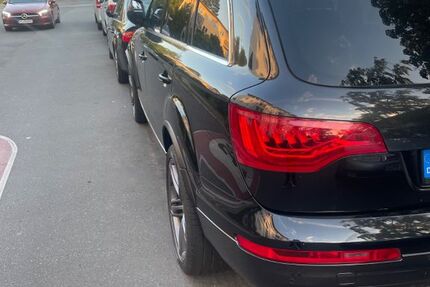 Audi Q7 232.000 km 11.990 € Berlin 12277