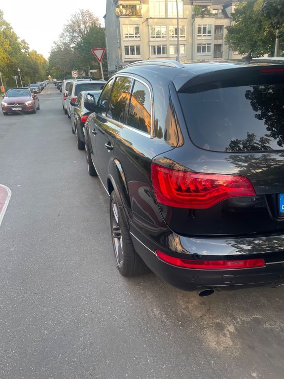 Audi Q7 232.000 km 11.990 € Berlin 12277