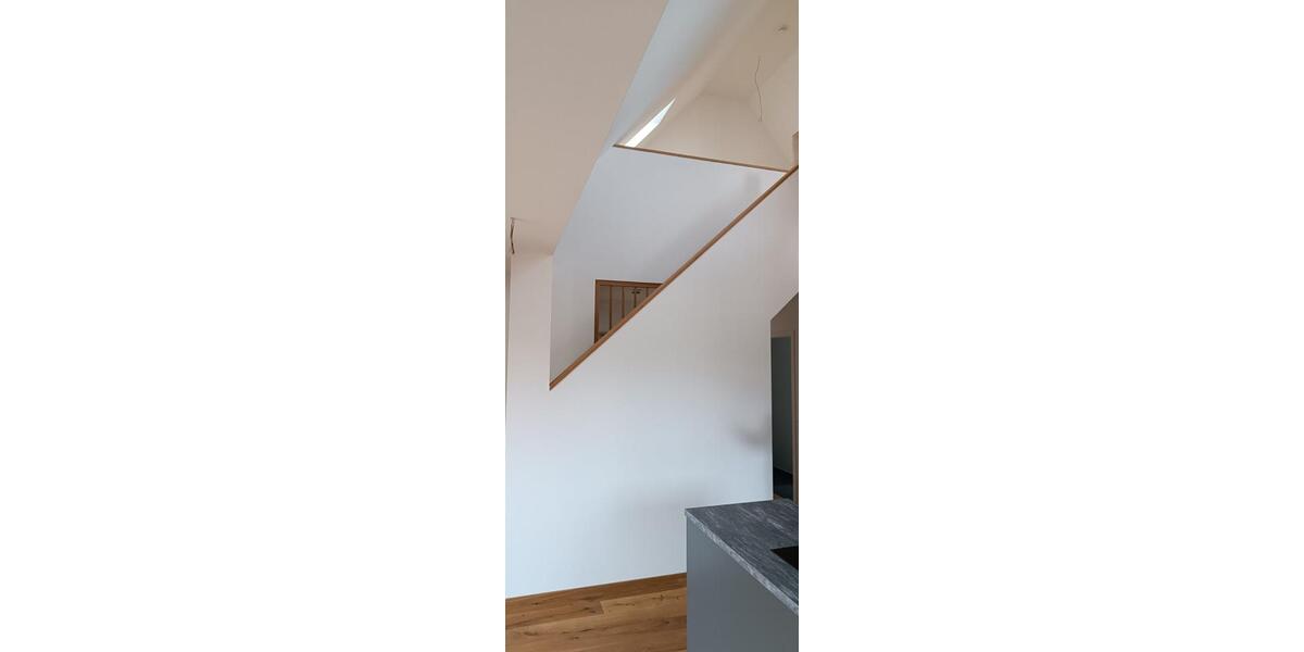 Dachgeschoßwohnung Oettingen in Bayern - 3 Zimmer, 103 m&sup2;, 1.200&euro; | Angebot:24877175