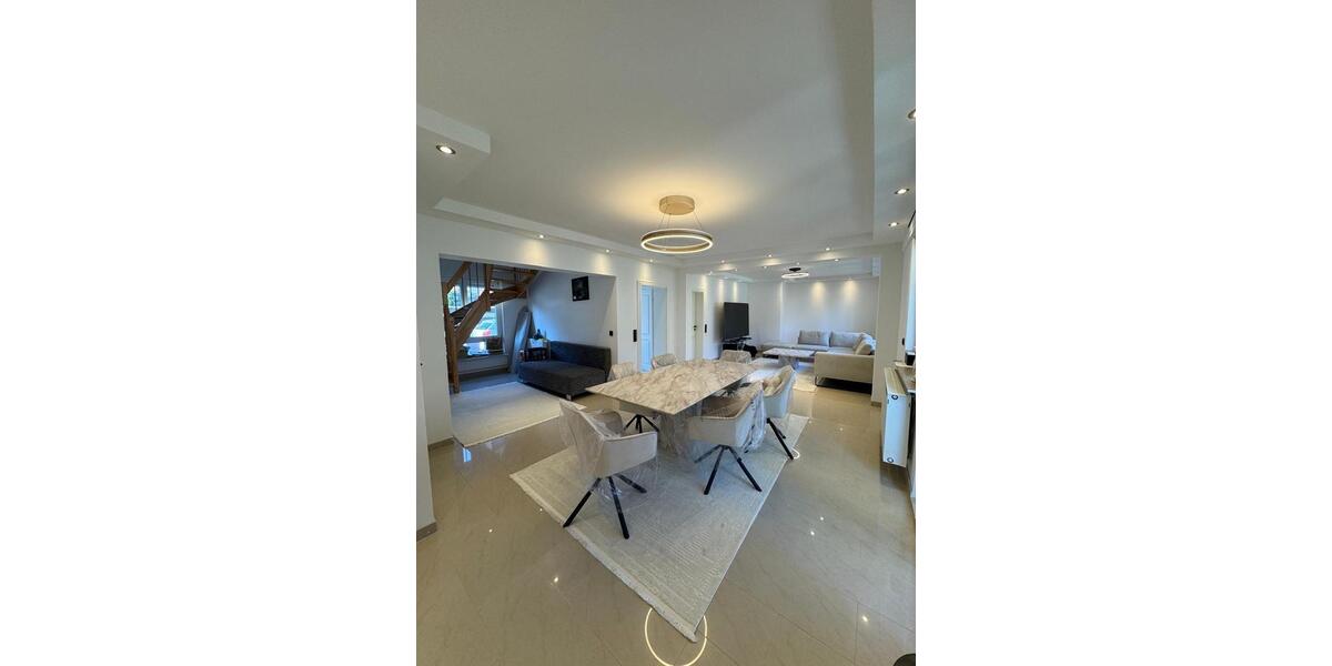 Doppelhaushälfte Ostfildern - 6 Zimmer, 147 m&sup2;, 2.790&euro; | Angebot:26122487