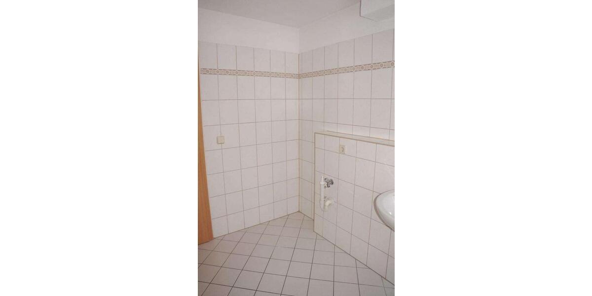 Dachgeschoßwohnung Zwickau - 1 Zimmer, 38 m&sup2;, 240&euro; | Angebot:25977801